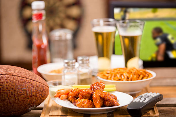 What time do happy hour deals typically start at Dallas sports bars?